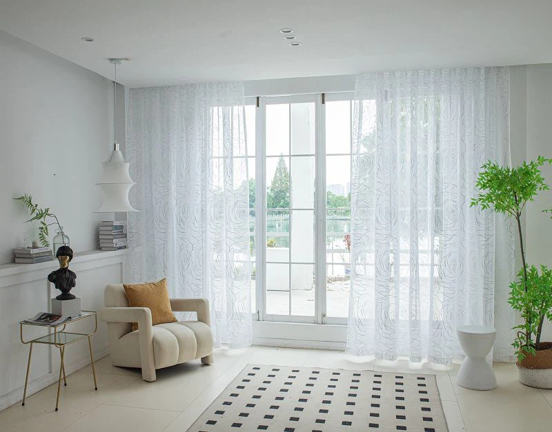 Tela Doli FabricWindow com folha de prata peônia